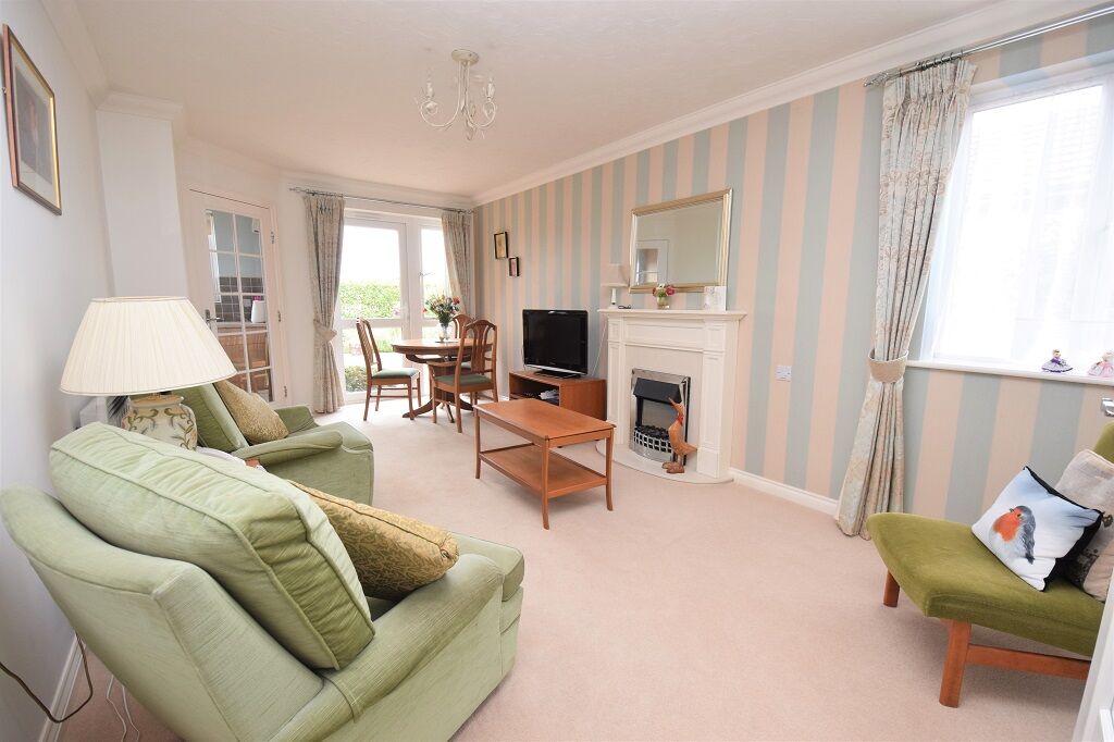 Flat Wellington Avenue in Princes Risborough
