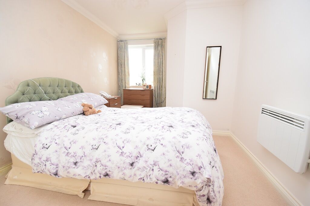 Flat Wellington Avenue in Princes Risborough