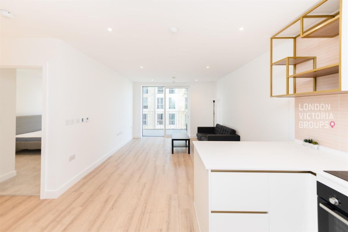 Flat Pennington Quay Walk in Greater London