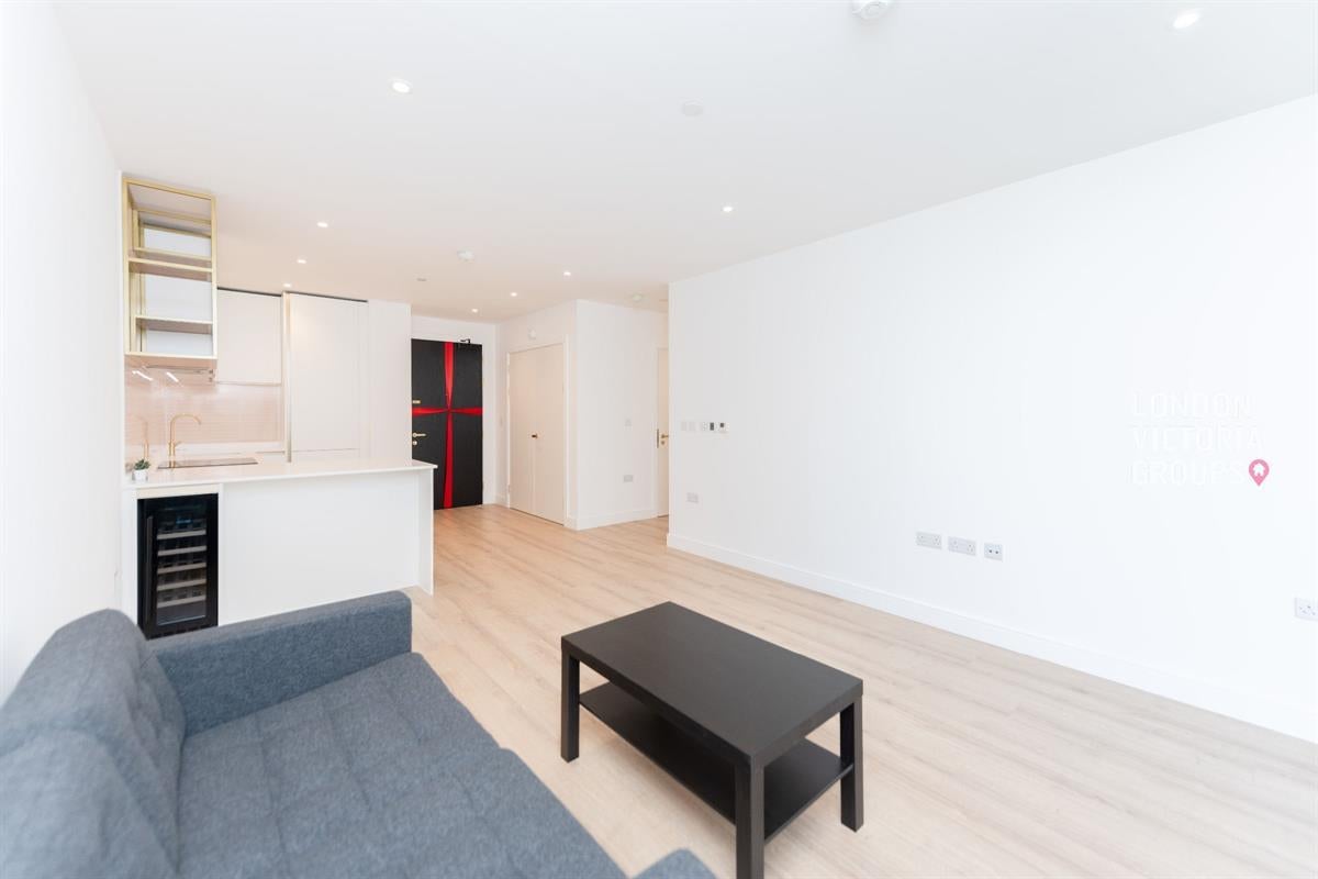 Flat Pennington Quay Walk in Greater London