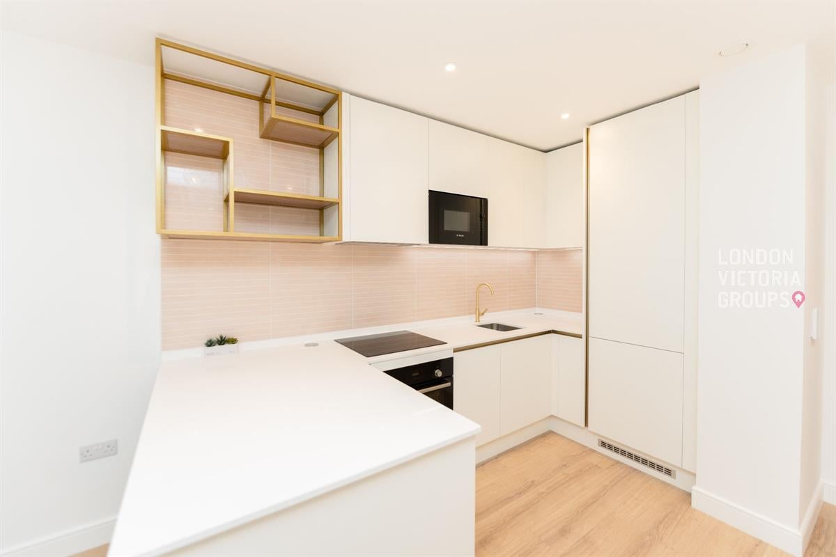Flat Pennington Quay Walk in Greater London