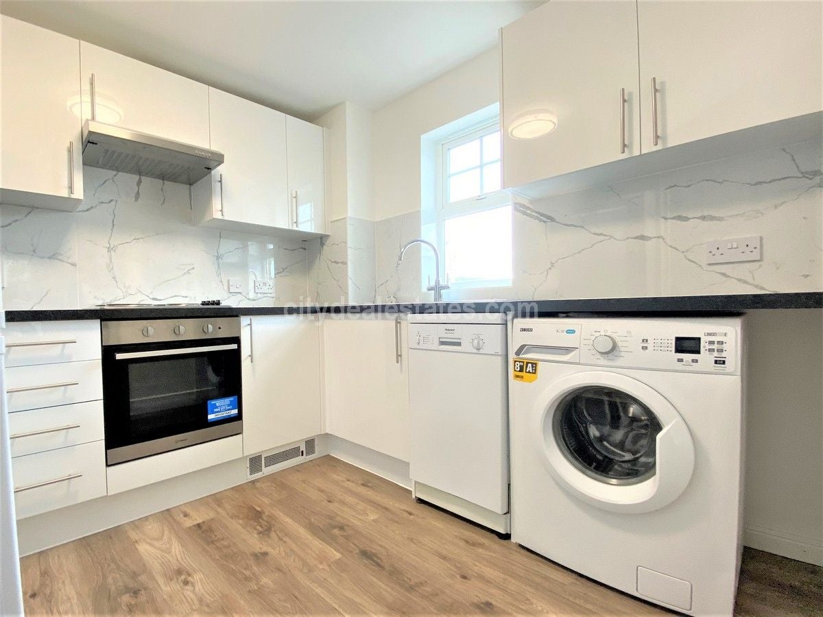 Flat Perkin Close in Greater London