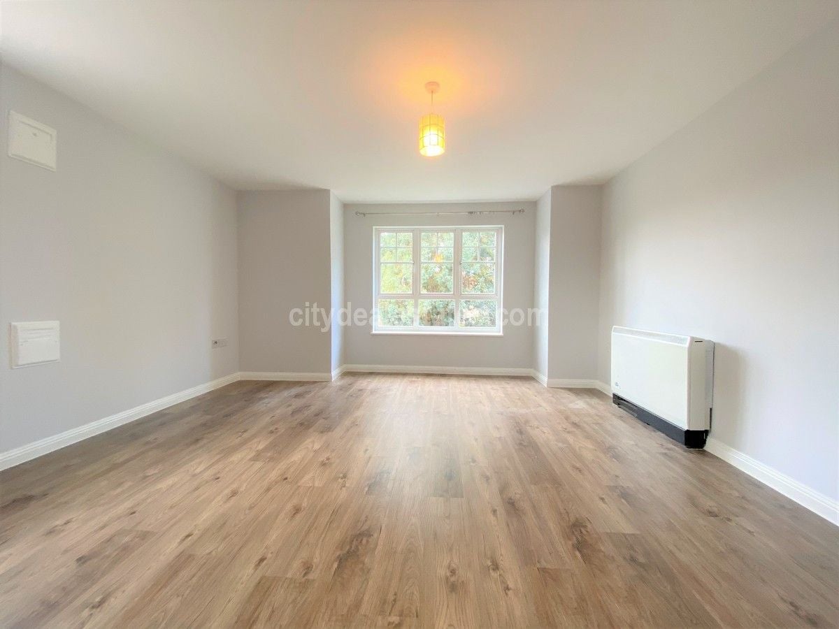 Flat Perkin Close in Greater London