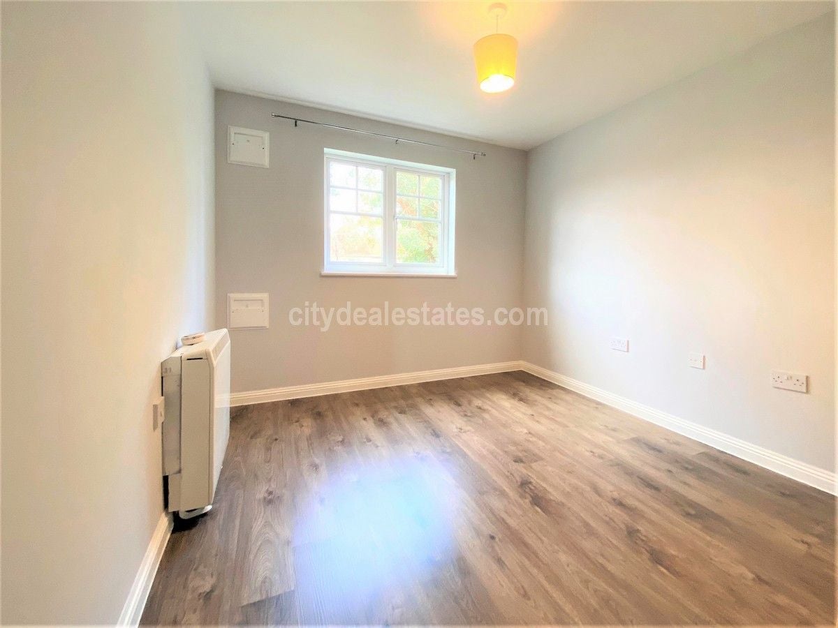 Flat Perkin Close in Greater London