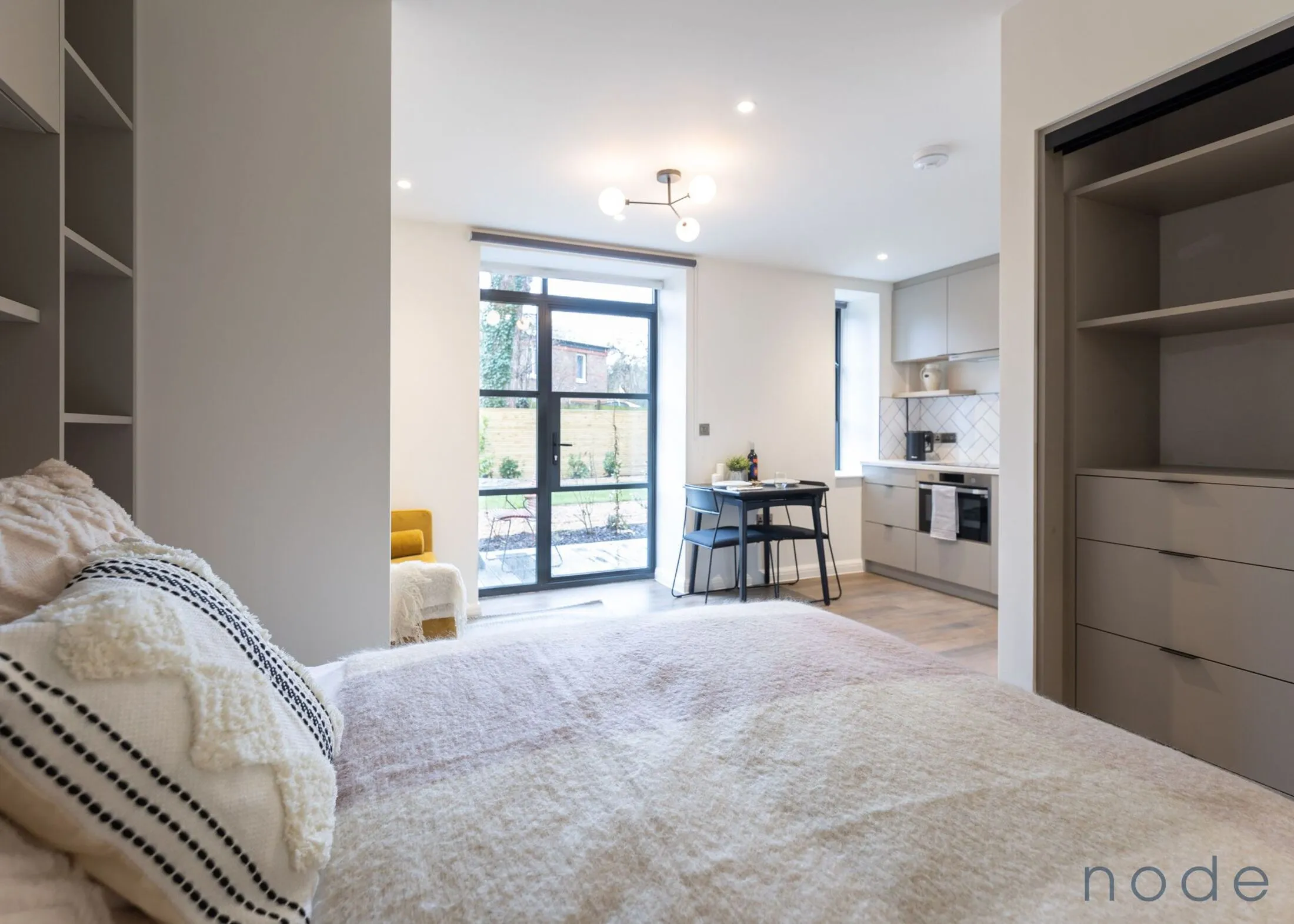 Flat Shakespeare Road in Greater London