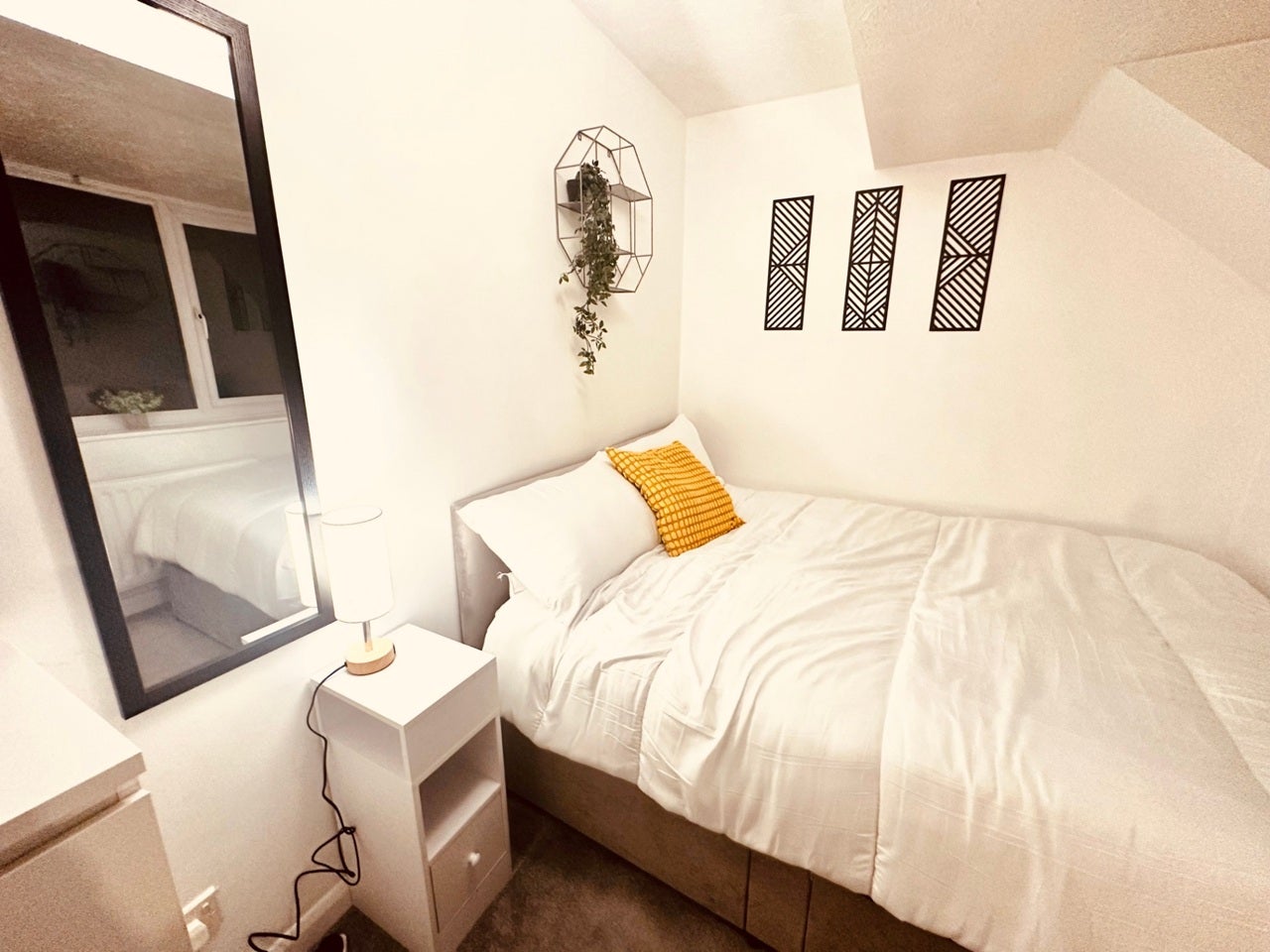 Room Ashbourne Road in Mackworth