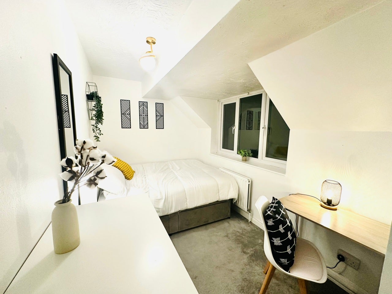 Room Ashbourne Road in Mackworth