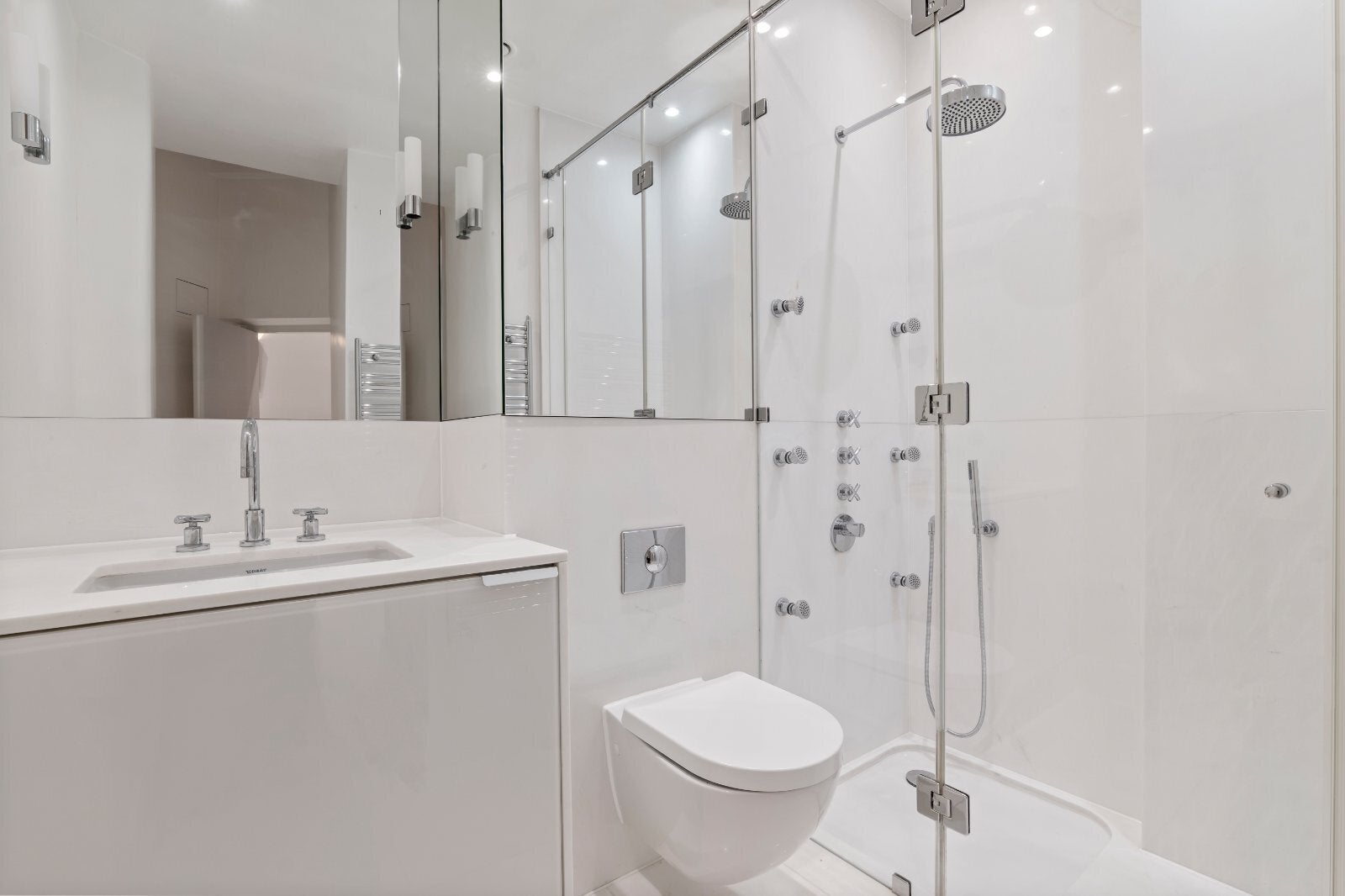 Flat Kensington Gore in City of Westminster