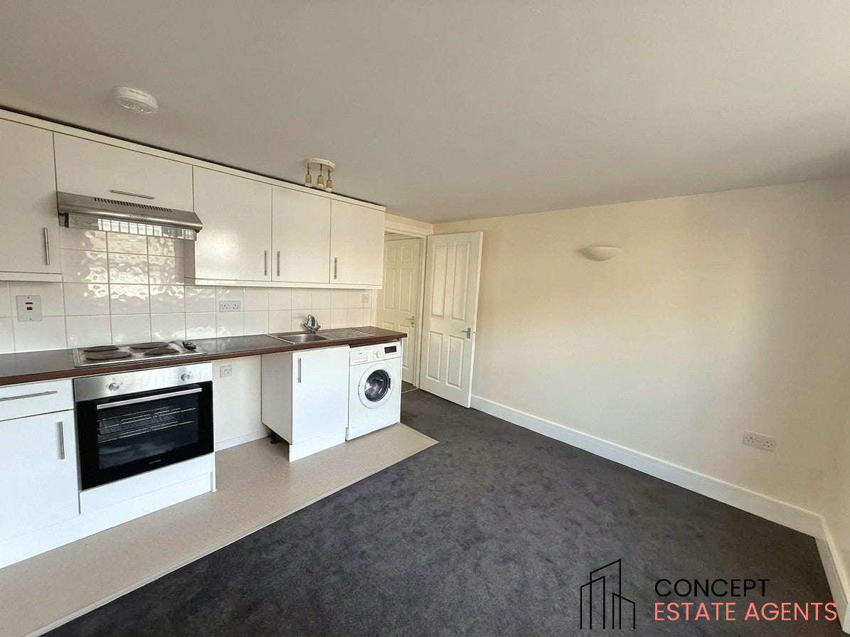 Flat Blackshaw Road in Greater London