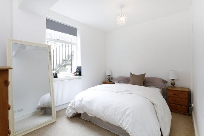 Flat Leopold Road in Greater London