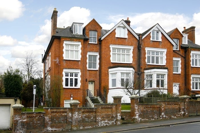 Flat Leopold Road in Greater London