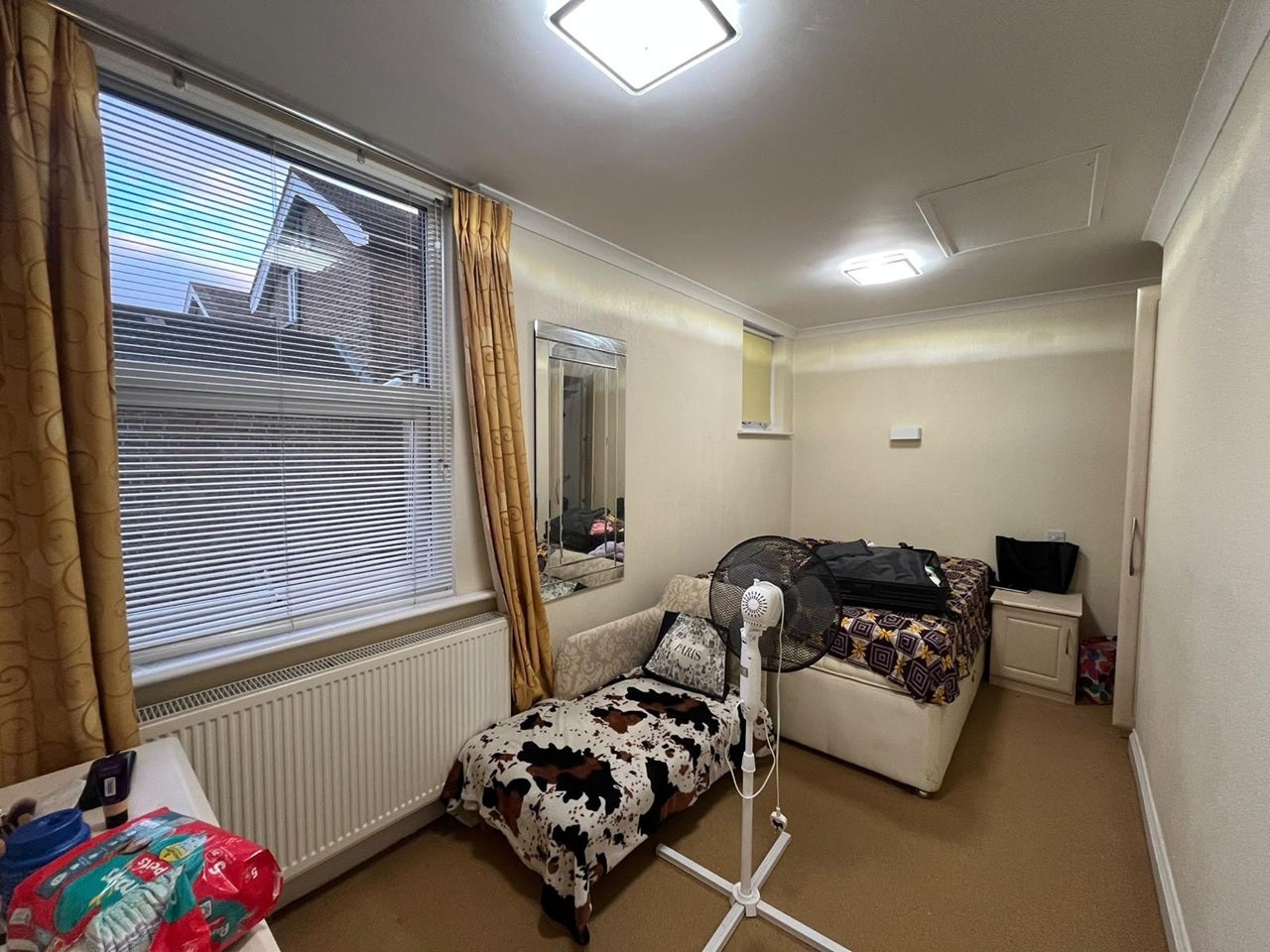 Flat Richmond Crescent in Borough of Spelthorne