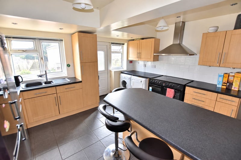 Room Lincoln Avenue in Newcastle-under-Lyme