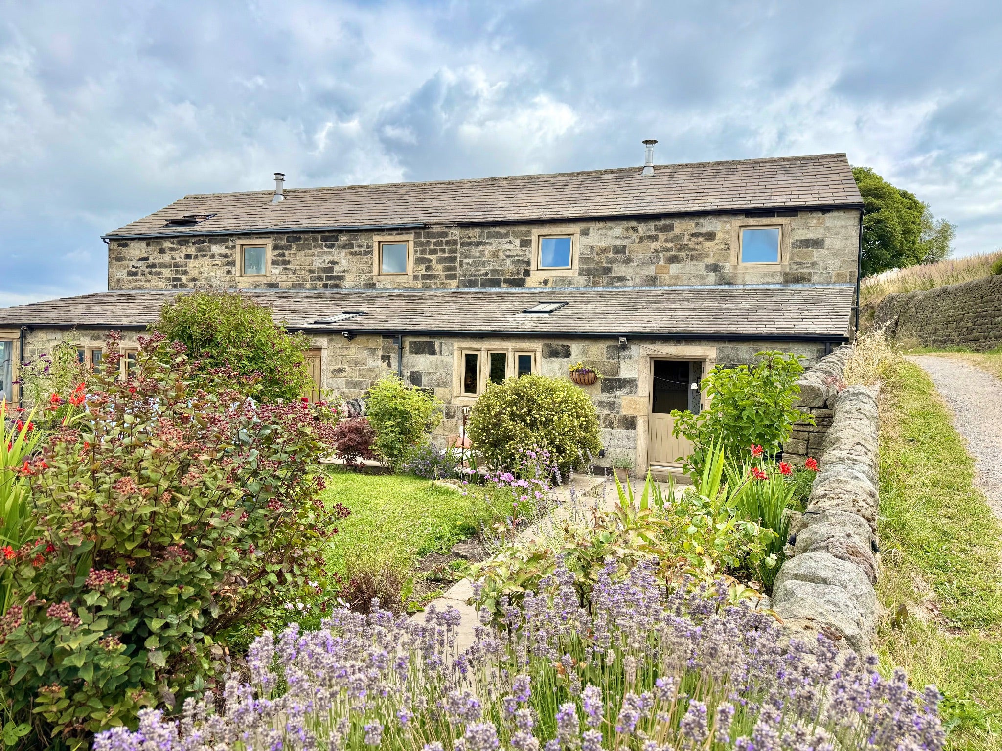 House Stannery End Lane in Calderdale