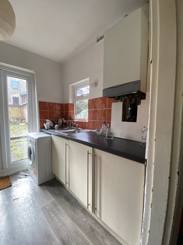 Room Sulina Road in Greater London