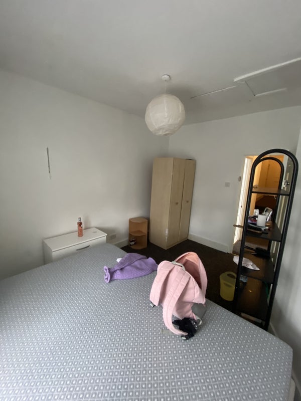Room Sulina Road in Greater London
