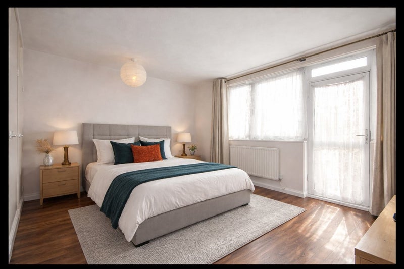Flat Newby Place in Greater London