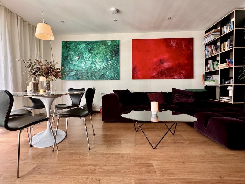 Flat Kirtling Street in Greater London