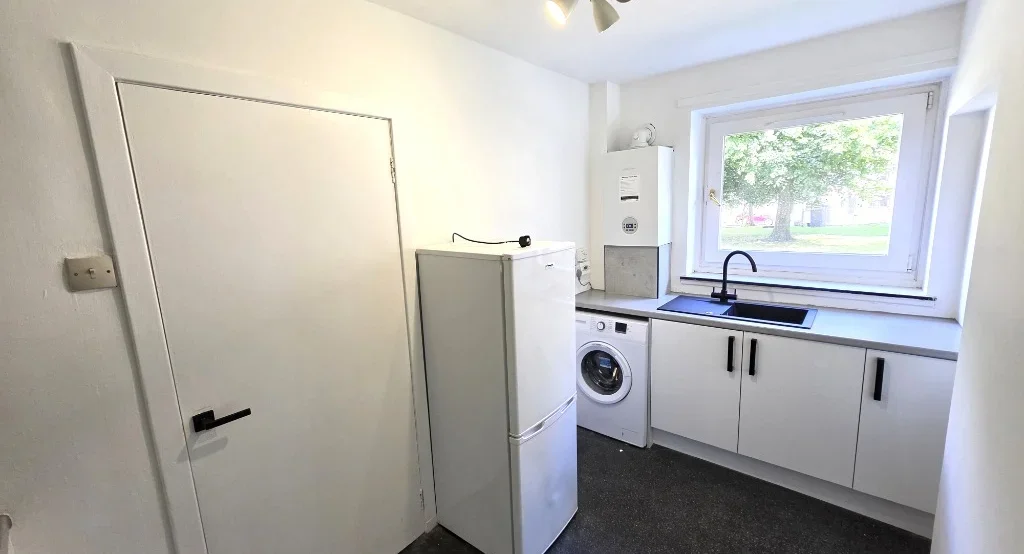 Flat Dempsey Terrace in Aberdeen City
