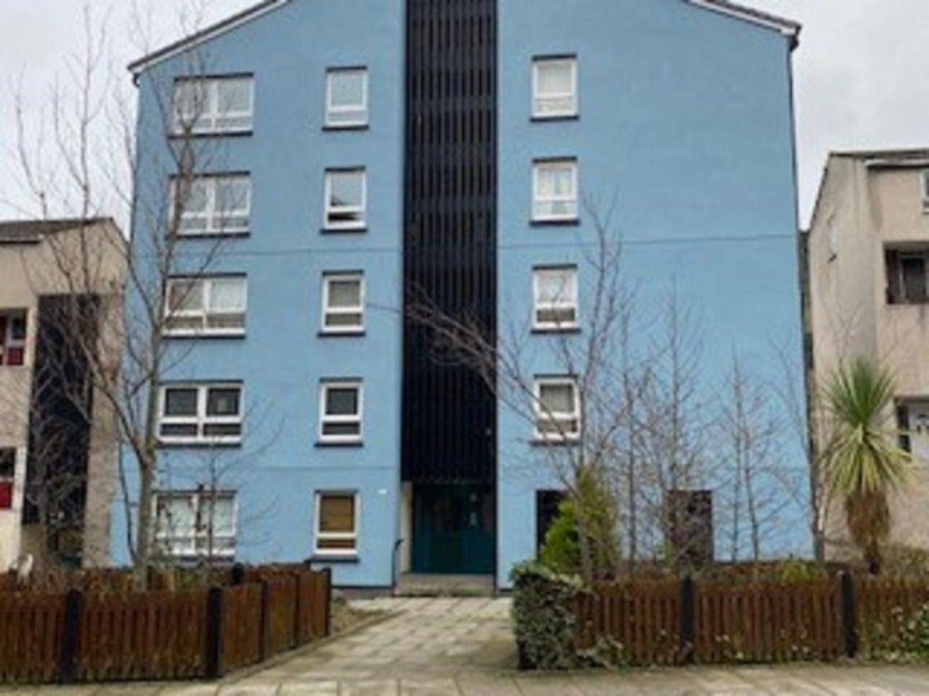 Flat Viewcraig Gardens in City of Edinburgh