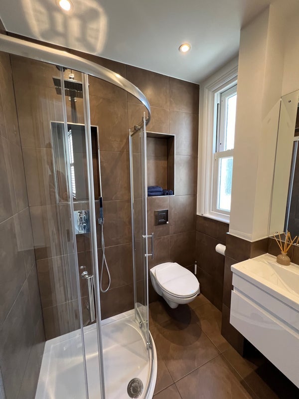 Flat Hayfield Passage in Greater London