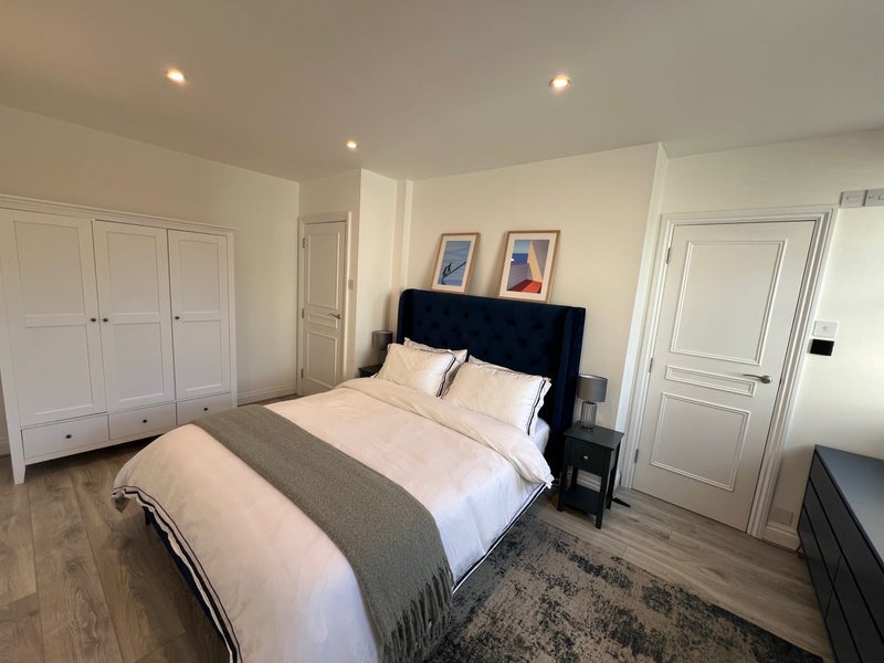 Flat Hayfield Passage in Greater London