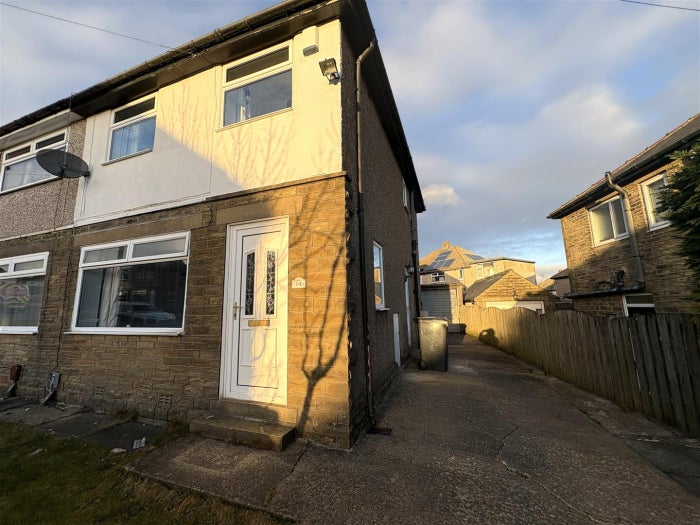 House Gleanings Drive in Calderdale