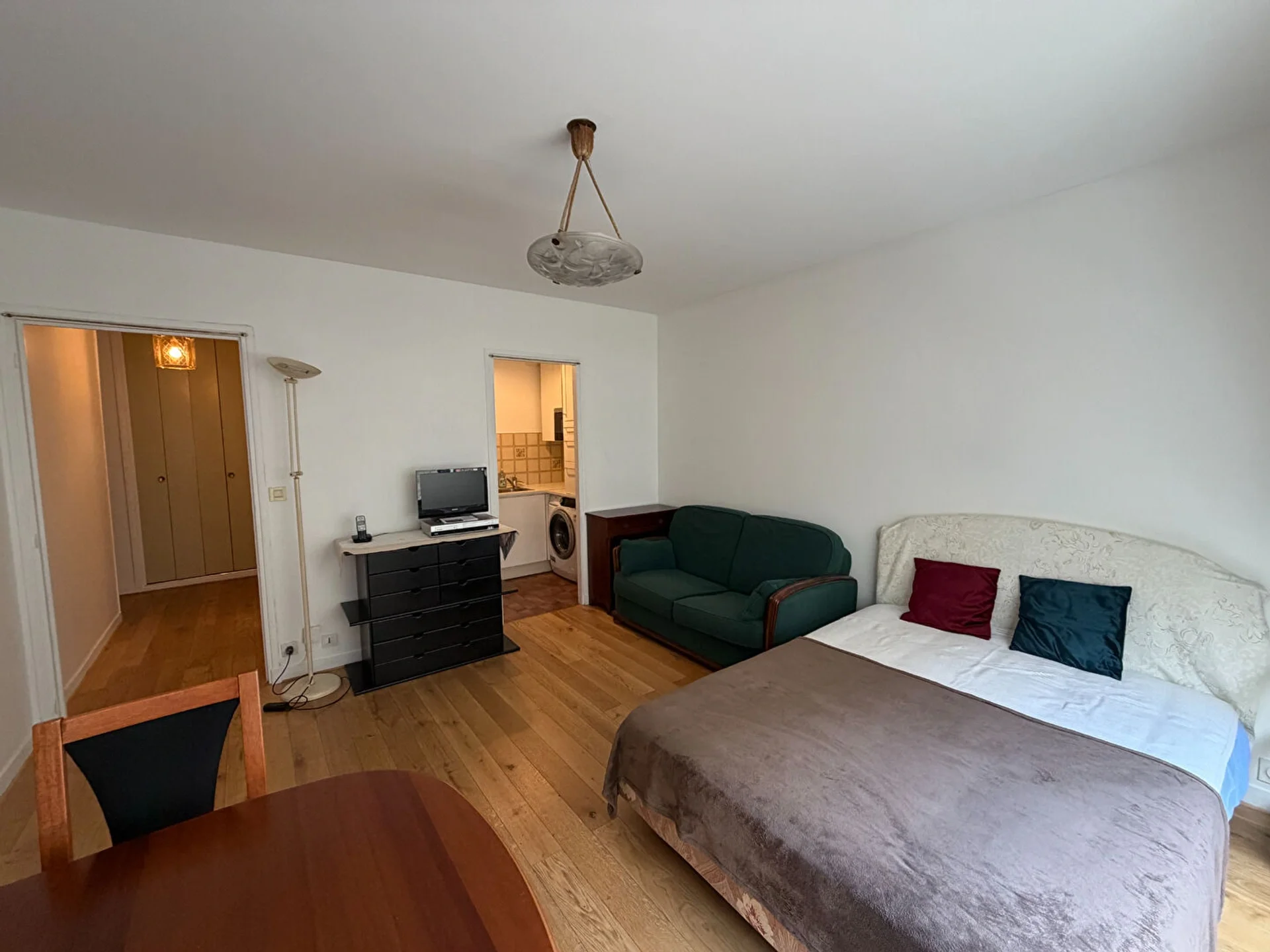 Flat Rue de Miromesnil in Paris