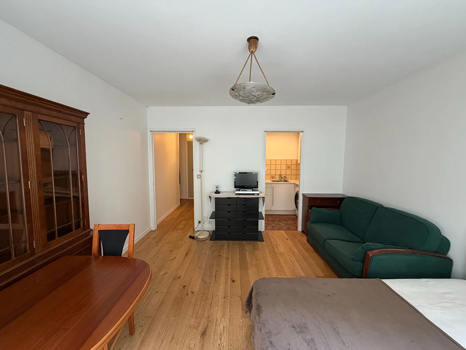 Flat Rue de Miromesnil in Paris