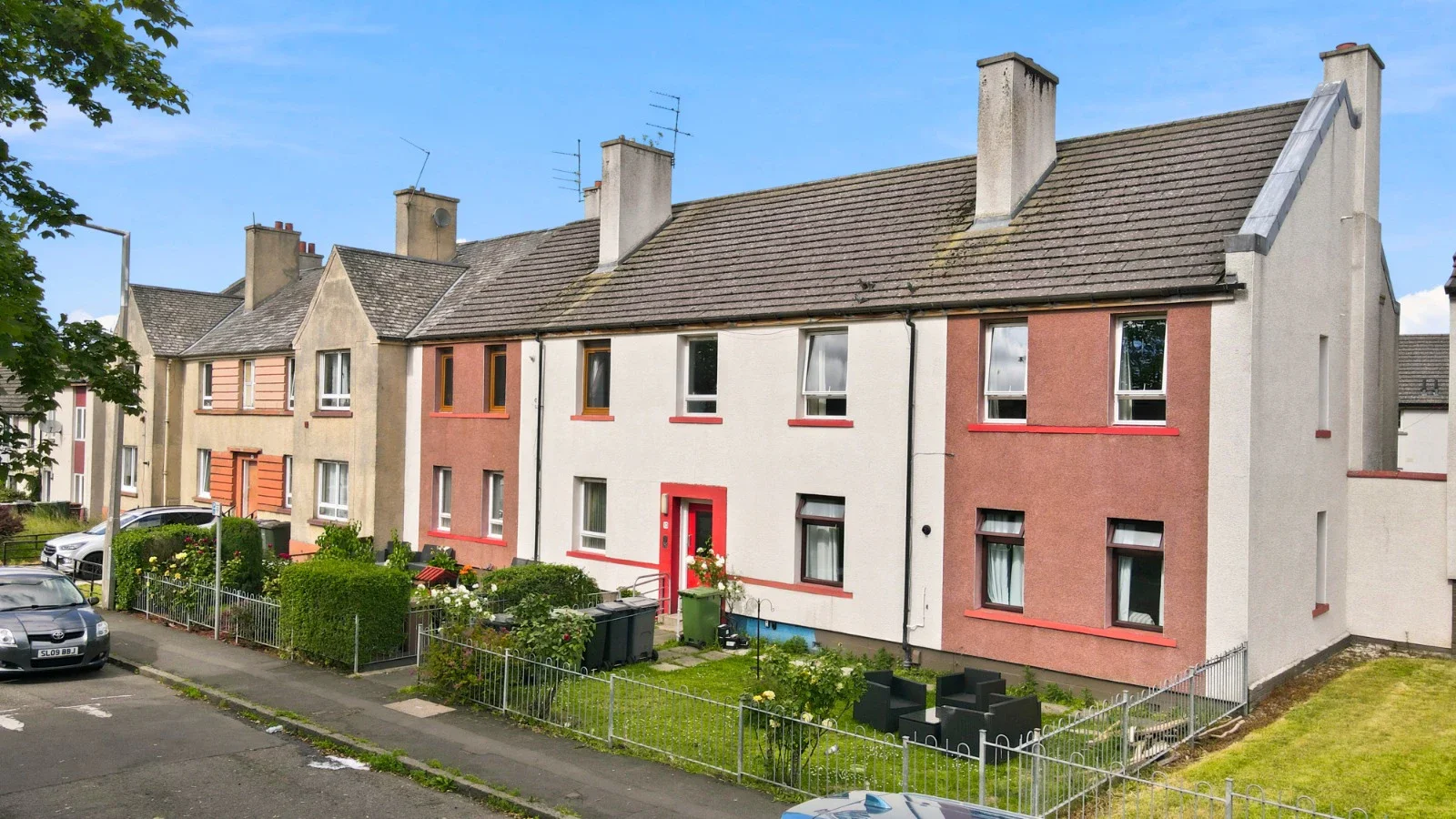 Flat Craigmillar Castle Gardens in City of Edinburgh