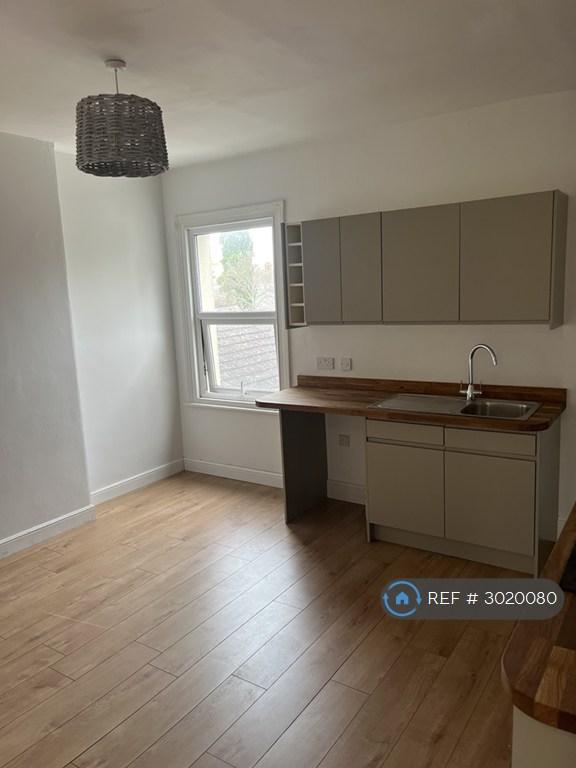 Flat Huntly Grove in Peterborough