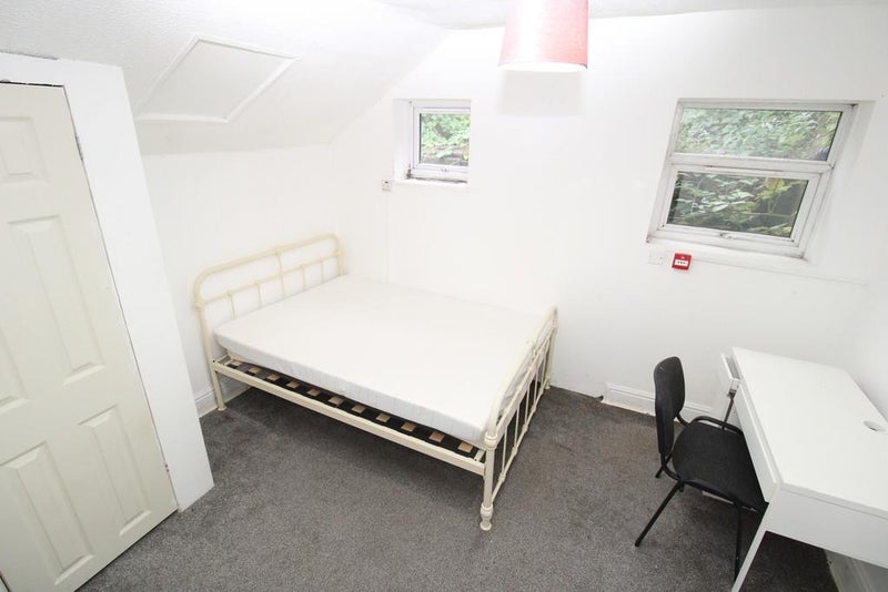 Room Wood Road in Pontypridd