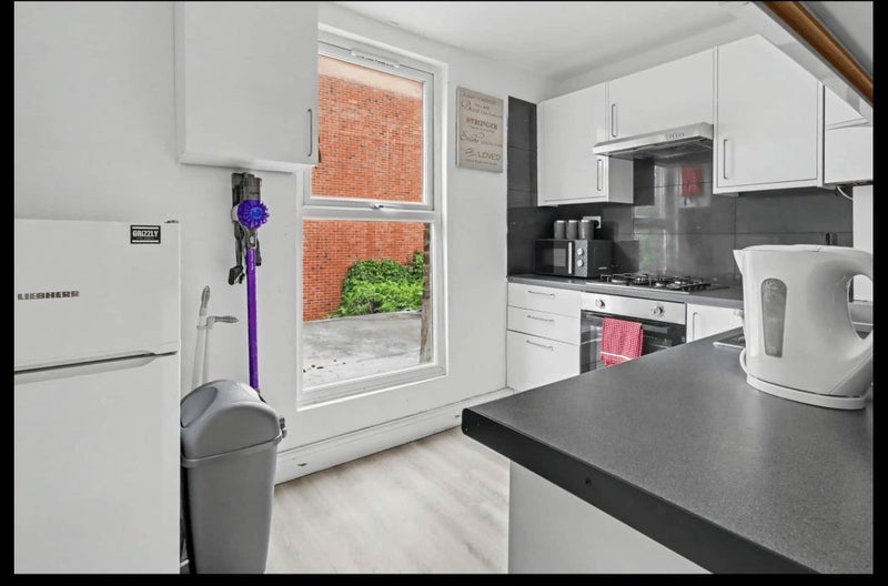 Room Pennard Road in Greater London