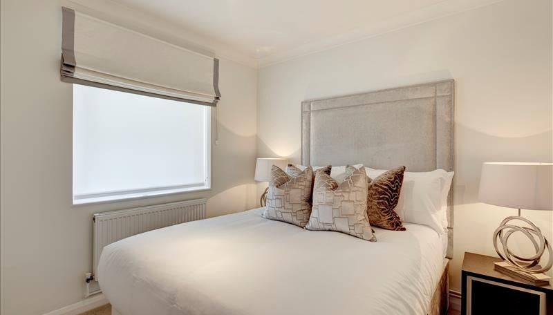 Flat Pelham Crescent in Greater London