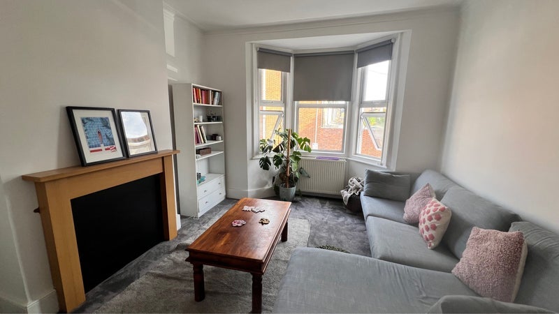 Room Waldron Road in Greater London