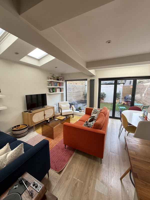 Room Aboyne Road in Greater London