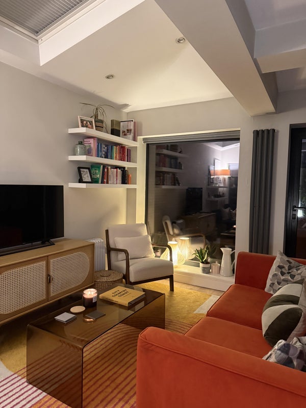 Room Aboyne Road in Greater London