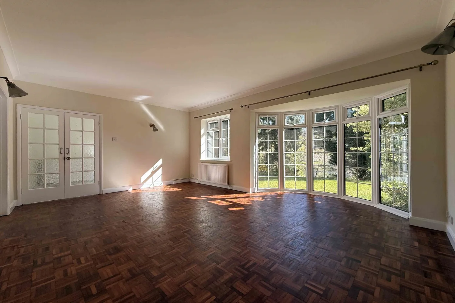 Flat Rookery Drive in Mole Valley
