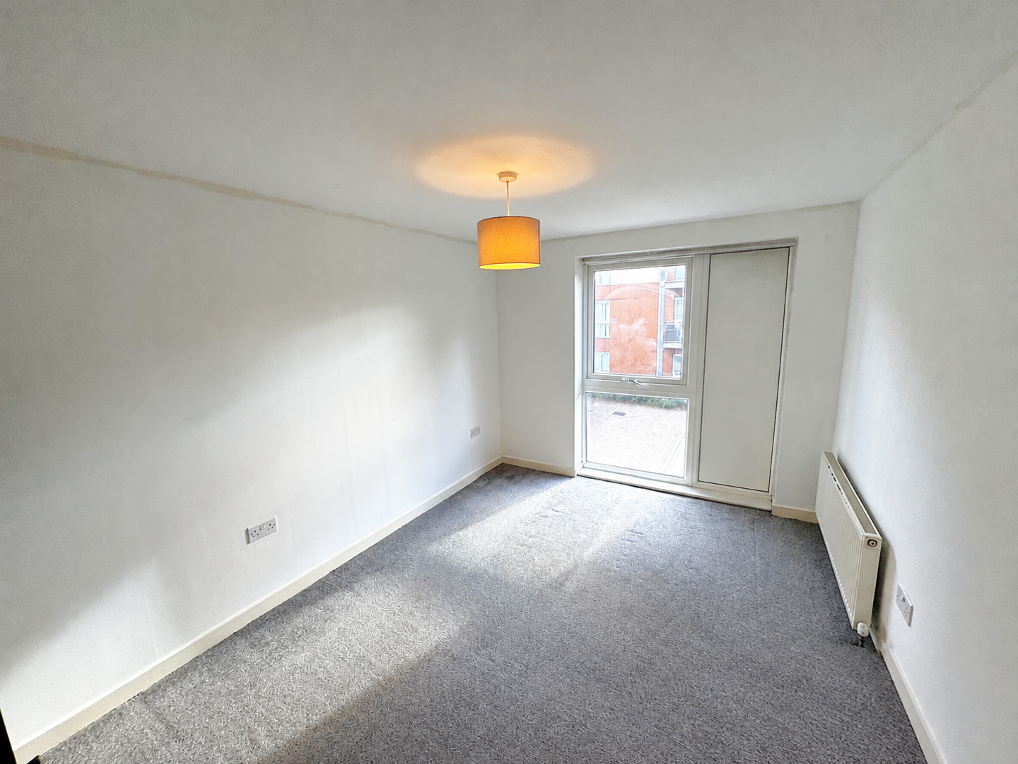 Flat Hyde Grove in Dartford
