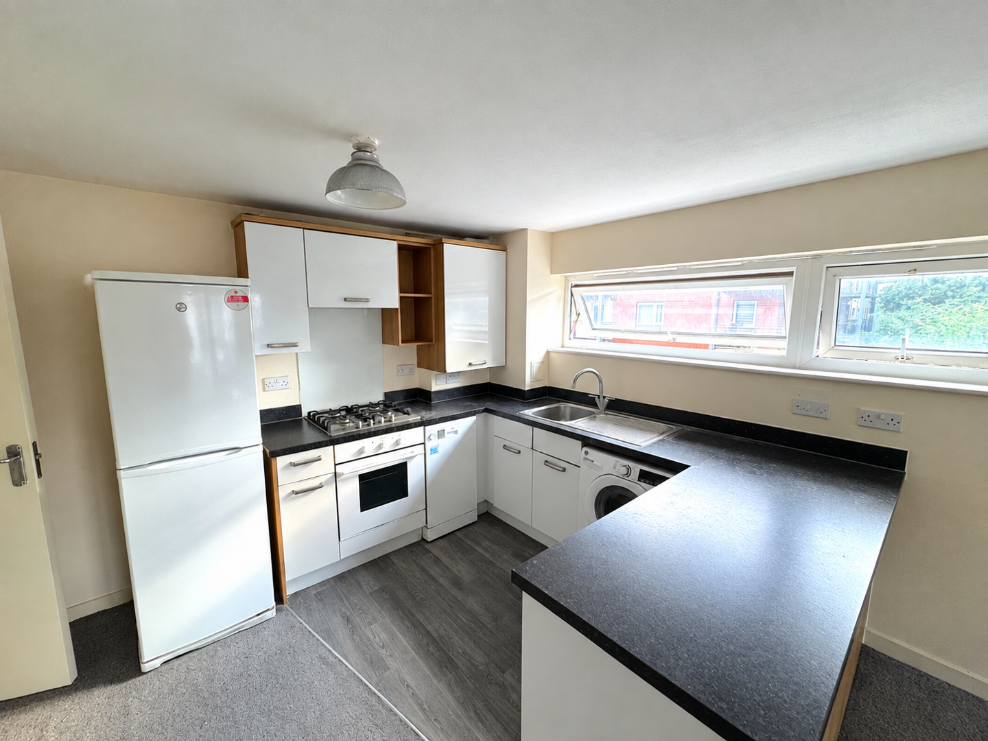Flat Hyde Grove in Dartford