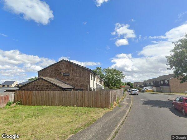 Room Conifer Way in Swanley