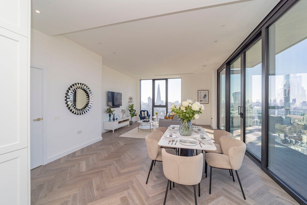 Flat Pennington Quay Walk in Greater London