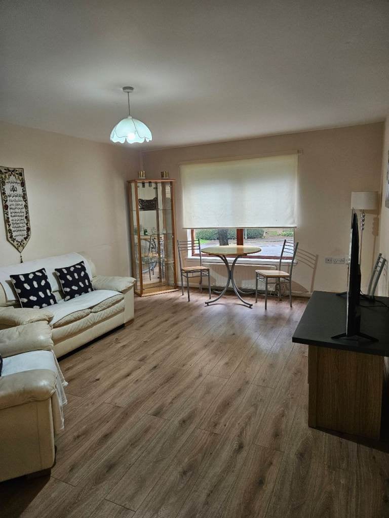 Flat Hopehill Gardens in Glasgow