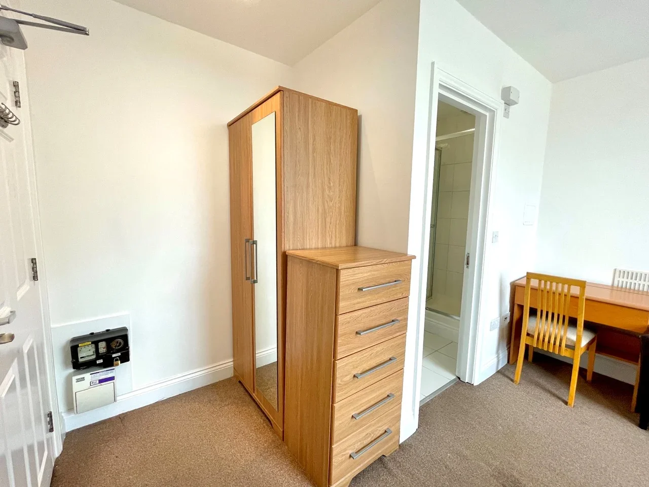Flat Clapham Road in Greater London