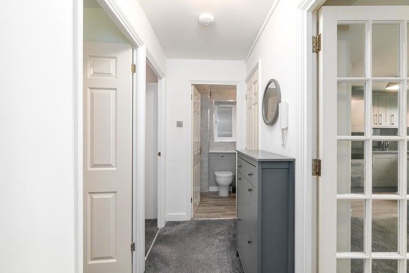 Room Ferguson Close in Greater London