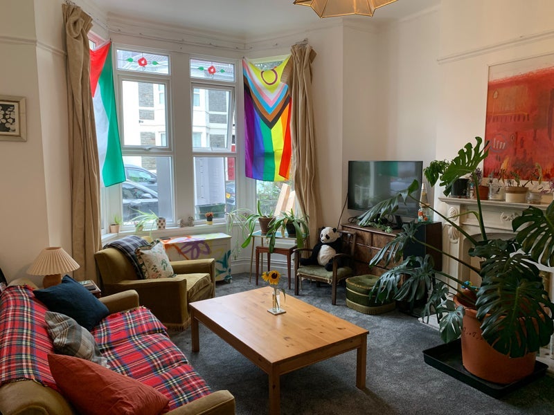 Room Sefton Park Road in Bristol