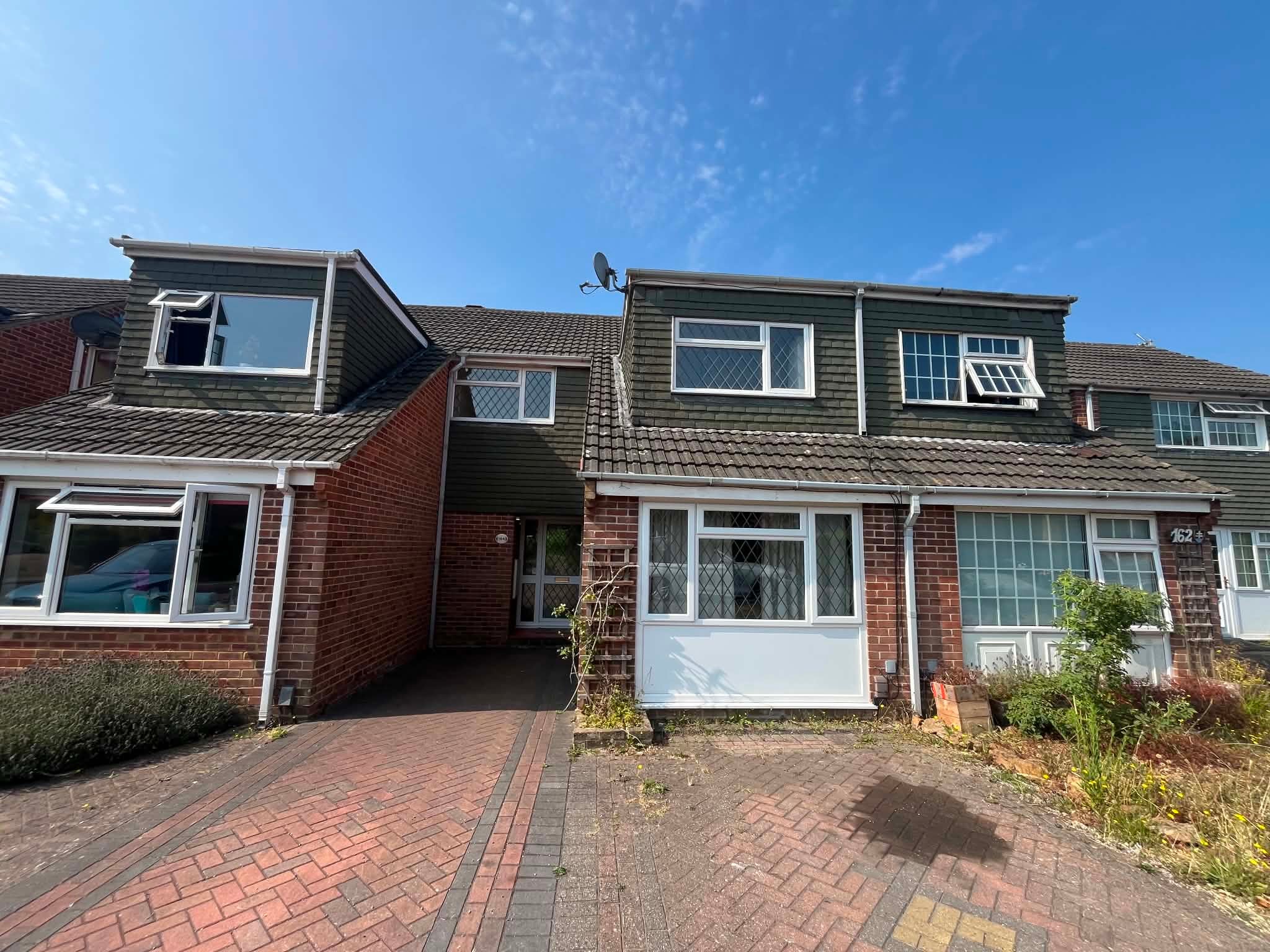 House Sagecroft Road in Thatcham
