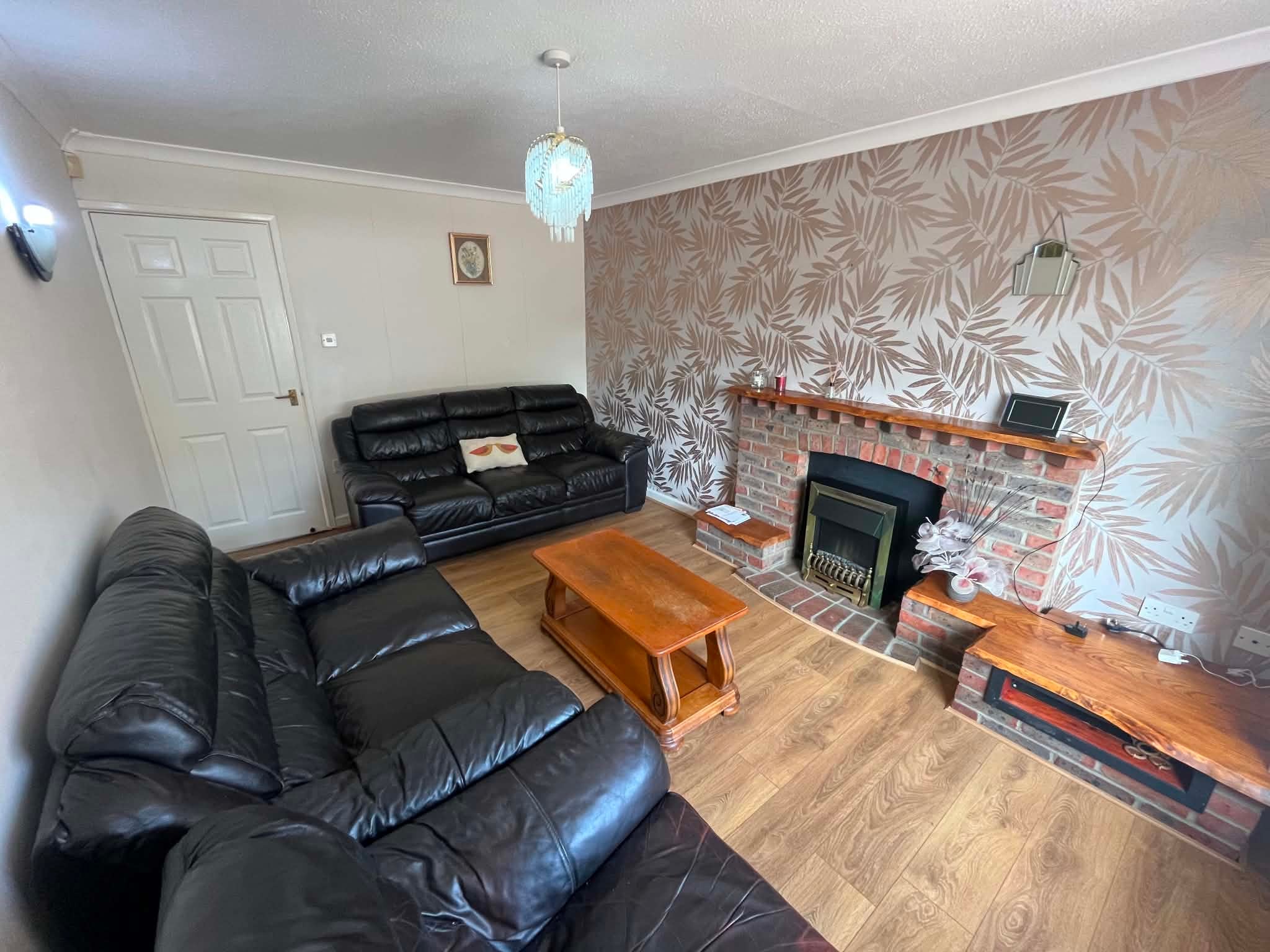 House Sagecroft Road in Thatcham