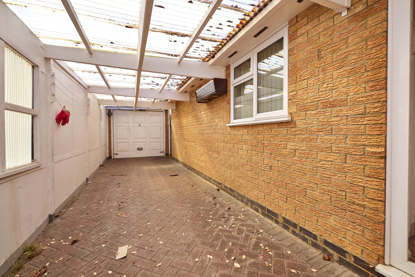 House Aintree Drive in Rushden