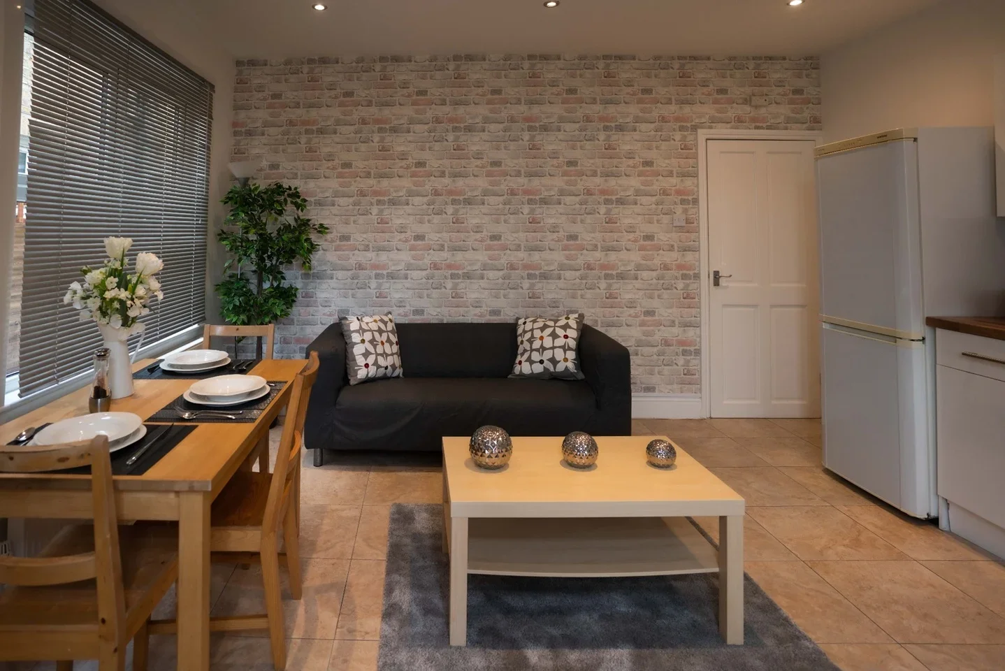 Flat Courtrai Road in Greater London